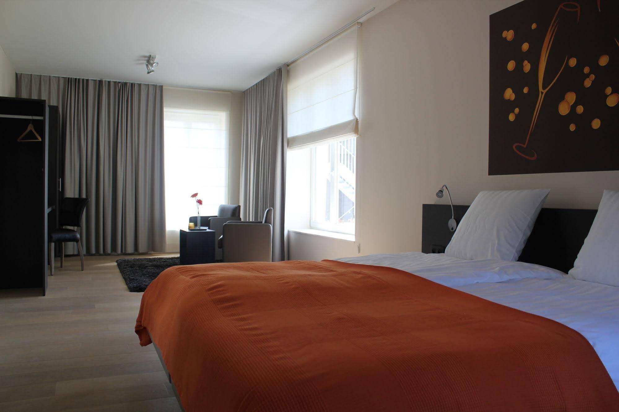 Hotel L'O De Vie Sint-Truiden Exteriör bild